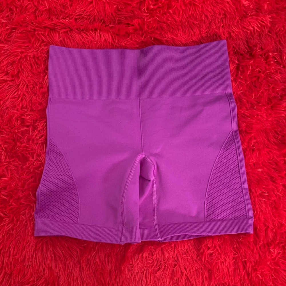 Lululemon Sculpt Short Ultra Violet. Size 6 - Picture 2 of 11